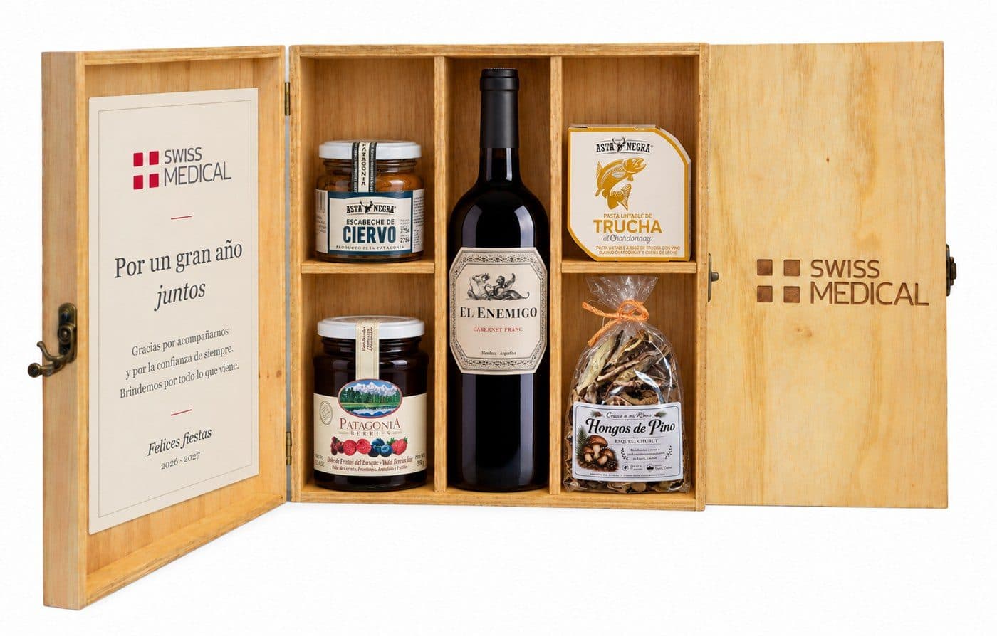 Picada patagónica con vino El Enemigo en estuche de madera — caja corporativa personalizada para Swiss Medical Seguros